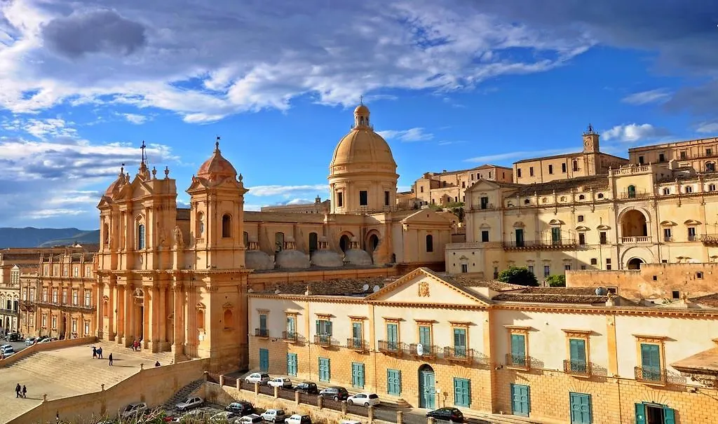 Toro House Apartment Noto Italy